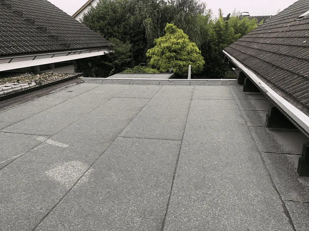 Neu abgedichtetes Flachdach